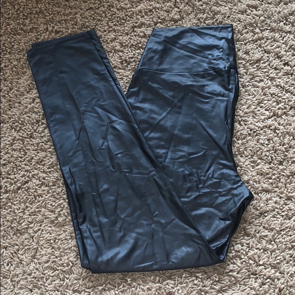 Hot to touch PU leggings